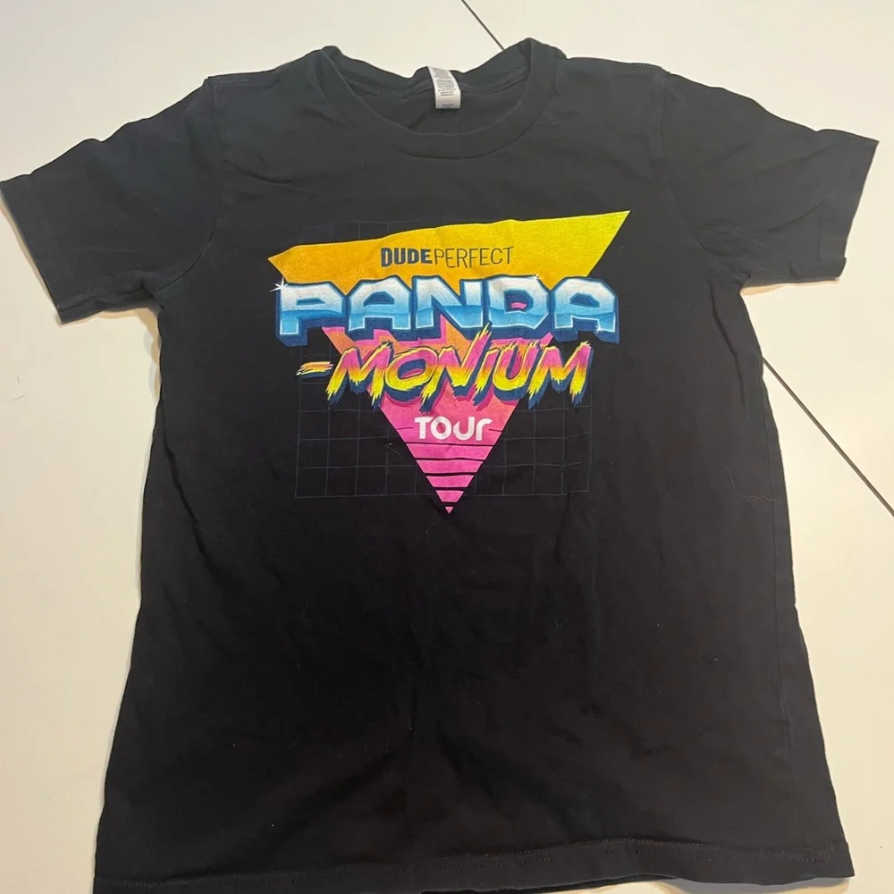Dude Perfect youth large tour tee shirt Panda-modium